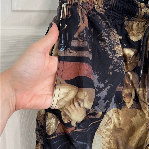 Urban Outfitters renaissance painting joggers size small - Picture 8 of 15